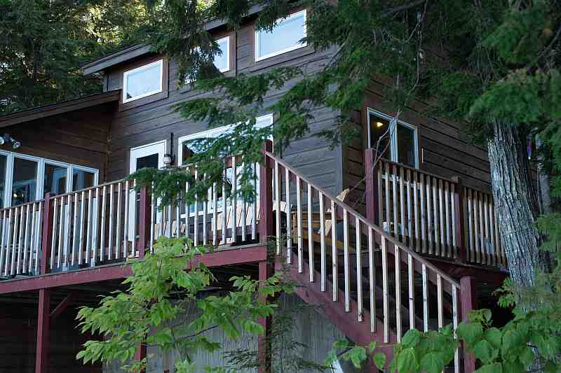 Front deck overlooking the lake